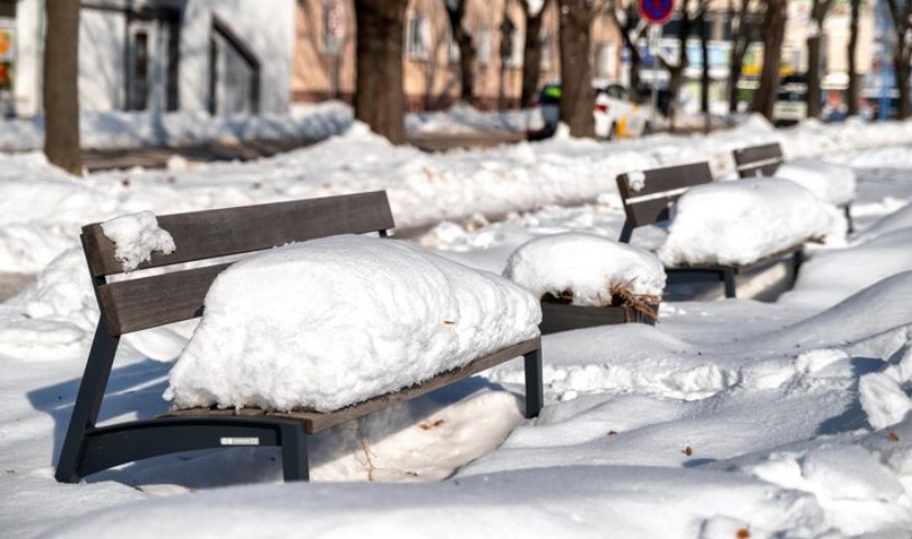 Экстремальный шторм в Анадыре привёл к отмене занятий и остановке транспорта