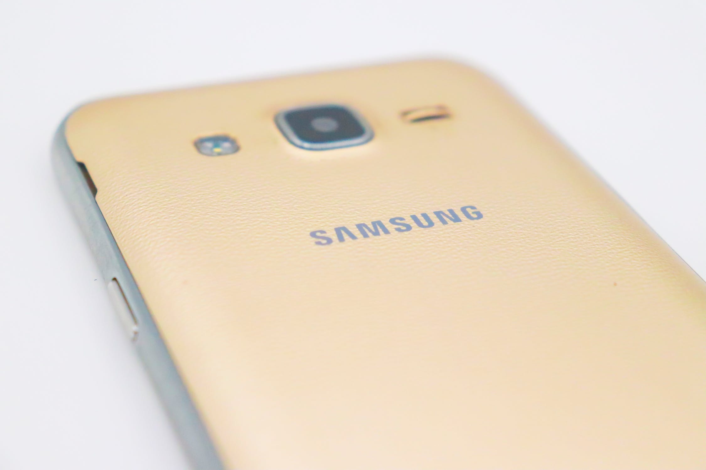 Специалисты сравнили Samsung Galaxy S20 и Galaxy S10 Специалисты сравнили Samsung Galaxy S20 и Galaxy S10