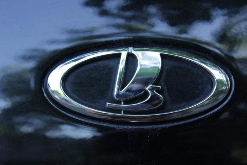 "АвтоВАЗ" изменил передние фары на Lada Granta "АвтоВАЗ" изменил передние фары на Lada Granta